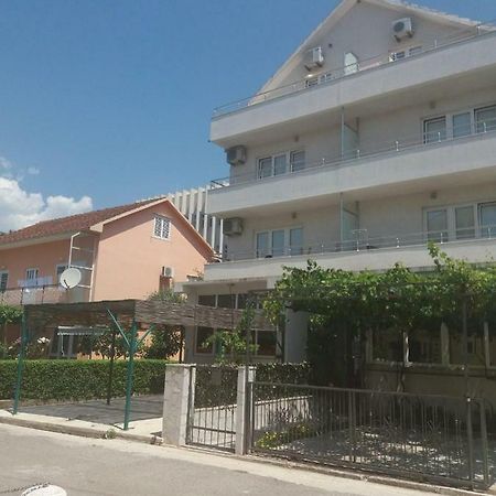 Mona&Mike Apartments Tivat Exterior foto